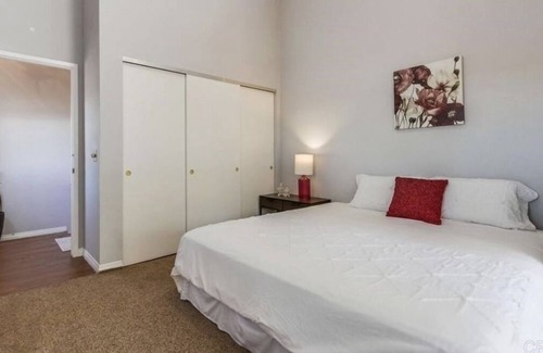 Poway House | Cozy, chic 2-bedroom house in the heart of Poway