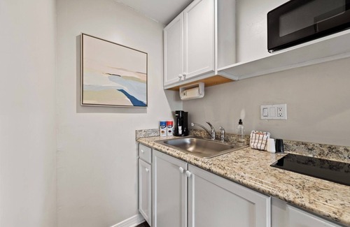 Fort Walton Beach Apartment | Cozy Coastal Cutie | Budget-Friendly Beach Escape