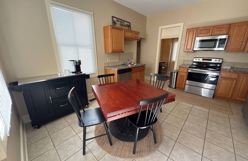 Columbus Apartment | Cozy Columbus Apartment - 1 mile from Cummins HQ & Downtown