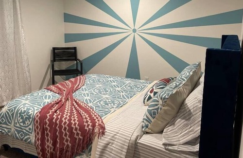 Riverside House | Cozy Comfortable 6-Bdr Family Retreat near UCR NOS