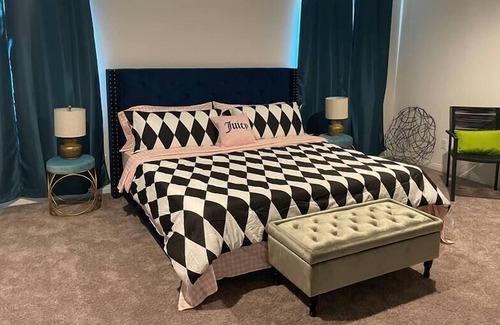 Riverside House | Cozy Comfortable 6-Bdr Family Retreat near UCR NOS