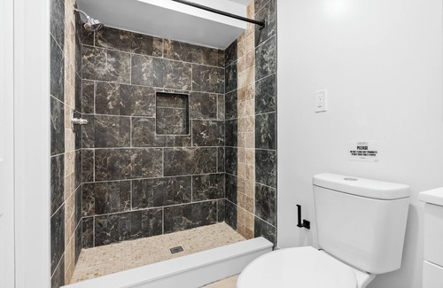 Wynnefield Apartment | Cozy Comfortable and Quiet Queen Suite