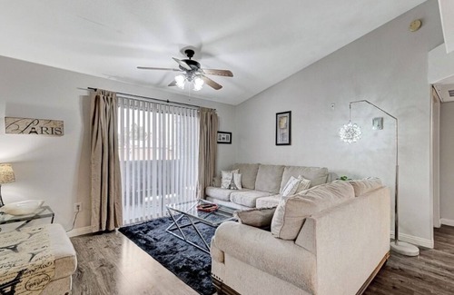 Las Vegas Apartment | Cozy Comfy Condo in Vibrant Las Vegas