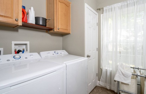 Beech Mountain House | Cozy & Comfy Mountain Home, Hot Tub & Tranquility
