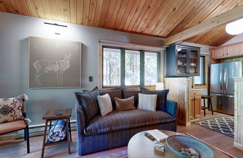 Whitefish Condo | Cozy condo with shared hot tub, pool, lake access, close to skiing