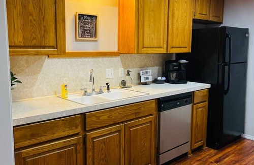 McAlester House | Cozy & Convenient Duplex: Free WIFI, washer/dryer