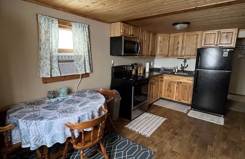 Starbuck Cabin | Cozy Cottage by Lake Minnewaska Beach