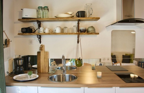 Louplande Cottage | Cozy Cottage for 2 on Dairy Farm near Le Mans with Private Garden, Wood Stove & Country Charm