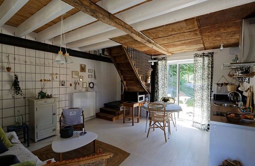 Louplande Cottage | Cozy Cottage for 2 on Dairy Farm near Le Mans with Private Garden, Wood Stove & Country Charm