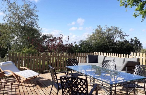 Louroux-de-Beaune Cottage | Cozy cottage with garden and fireplace in Louroux-de-Beaune