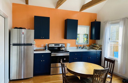 Bolivar Cottage | Cozy Cottage. Great hikes nearby, & walking distance to historic Harpers Ferry.