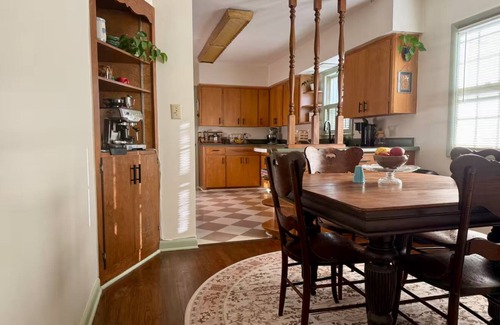 Hastings Cottage | Cozy Cottage Great Location + Espresso Bar