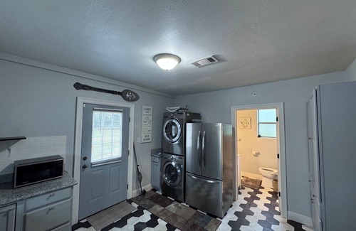 Gonzales House | Cozy Cottage Home