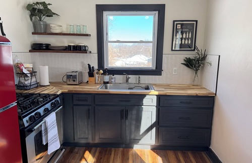 Poplar Level Cottage | Cozy Cottage House in Louisville