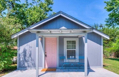 Helm Farm Cottage | Cozy Cottage in Heart of OKC
