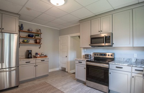 Hershey House | Cozy Cottage in Hershey with a 5-star location!