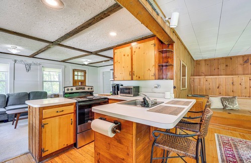 Bethlehem Cottage | Cozy Cottage: Near Ski Bretton Wood & Franconia