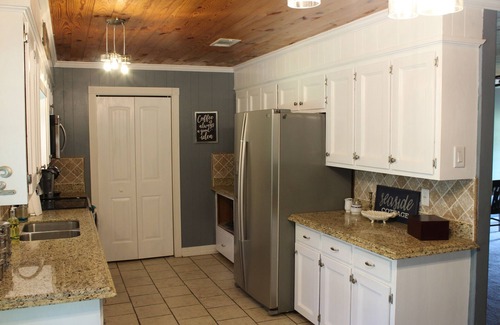 Lake Charles Cottage | Cozy Cottage near the lake (Big Lake, LA)