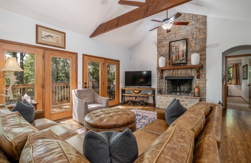 Bixby Cottage | Cozy Cottage on 140 Acres | Just 30 minutes from Tulsa