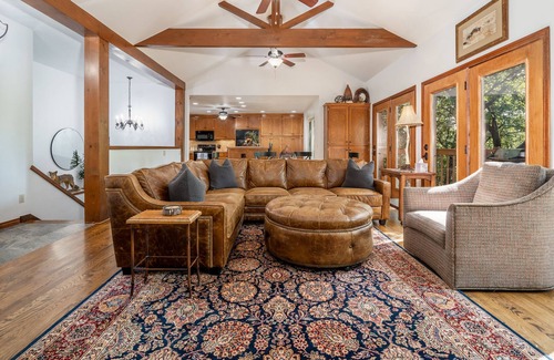 Bixby Cottage | Cozy Cottage on 140 Acres | Just 30 minutes from Tulsa