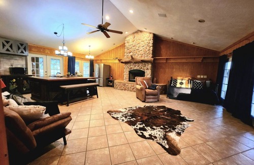 Okeechobee Cottage | Cozy cottage on 8 acres near state park and atv trails. Pet Friendly!