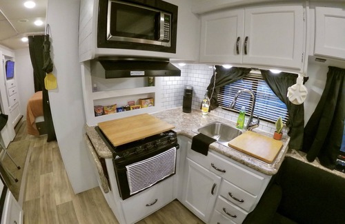 Hendersonville House | Cozy Cottage on Wheels Near Downtown Nashville