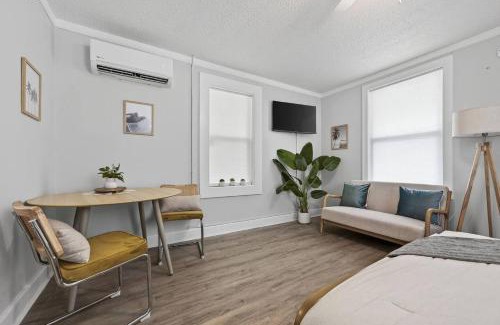 South Pensacola House | Cozy Cottage Studio in Pensacola