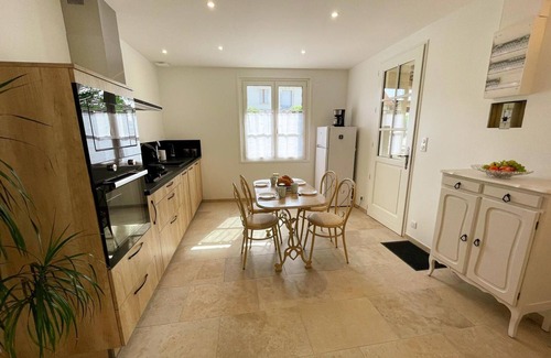 Poce-sur-Cisse Cottage | Cozy cottage with enclosed garden in Pocé-sur-Cisse