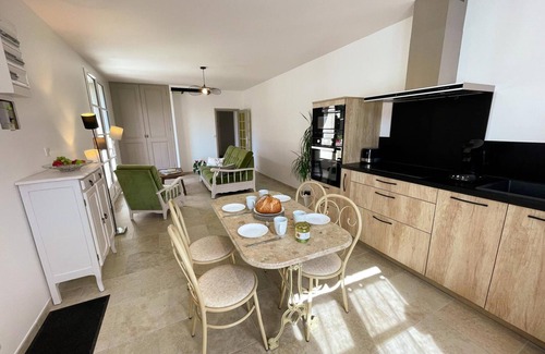 Poce-sur-Cisse Cottage | Cozy cottage with enclosed garden in Pocé-sur-Cisse