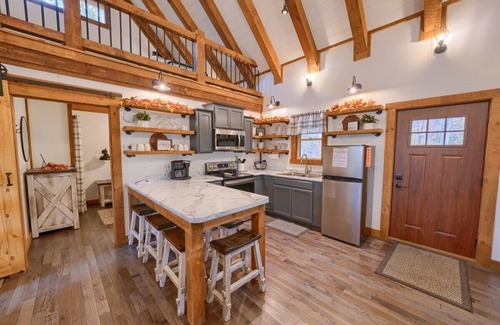 Carbon Hill Cottage | COZY COTTAGE with a "Modern Farmhouse Flair"