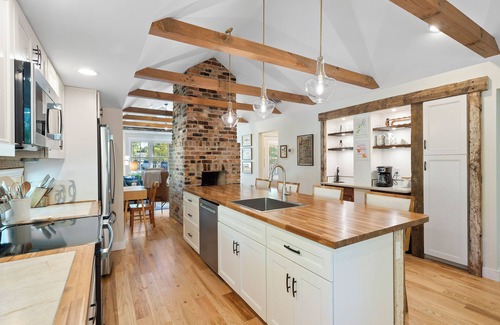 Flat Rock Cottage | Cozy Cottage within walking distance to all that Historic Flat Rock has to offer