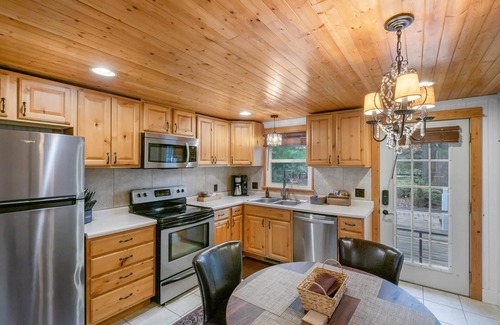 Saugatuck Villa | "Cozy Cottages" Brown Cottage Hot tub/Town!