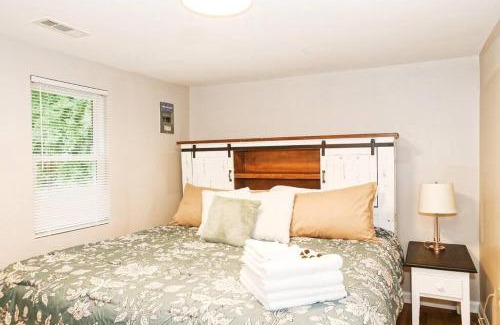 Maiden House | Cozy Country Home with Room for Entire Family