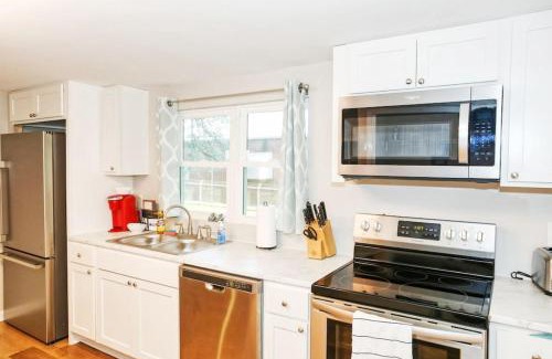 Maiden House | Cozy Country Home with Room for Entire Family