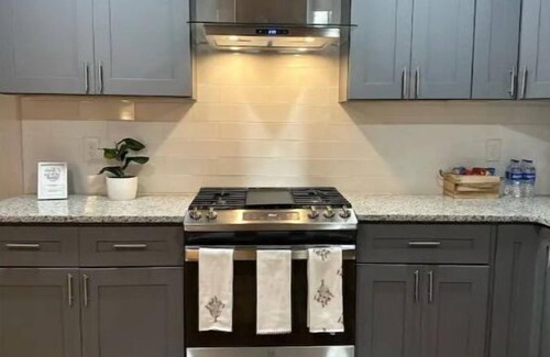 Belmont House | Cozy Cove Estates 3 Bedroom 2 Bathroom Home