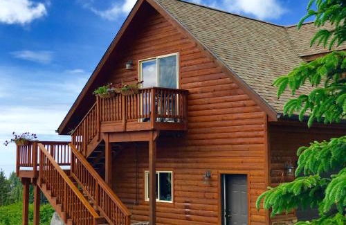 Homer House | Cozy Cove Inn