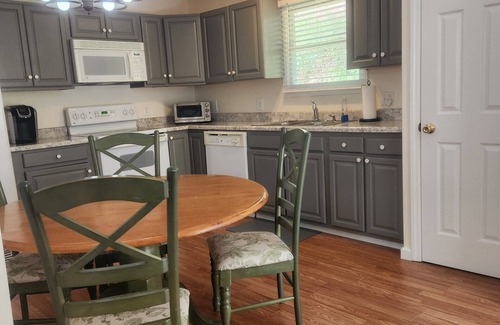 Bakersville House | Cozy Creekside- Bakersville NC