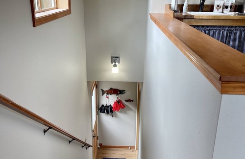 Hobart Apartment | Cozy Creekside Studio