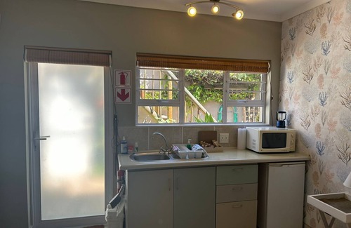 Langebaan Apartment | Cozy Crner, home away from home, near pristine beaches num01