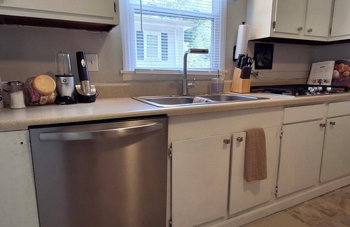 Durham House | Cozy Culdesac 3-bedroom home n4 Beds, Sleeps 6