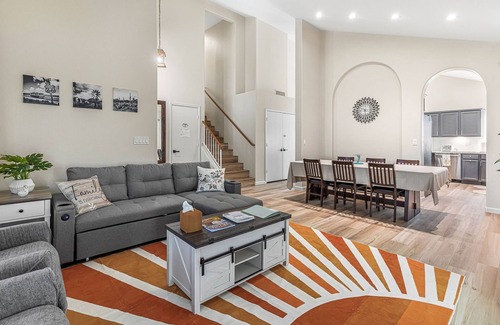 Paradise Valley Village House | Cozy Desert Escape Fire Pit Pool Fast WiFi