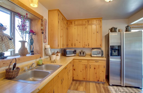 Dolores House | Cozy Dolores Getaway: Hike, Fish + More!
