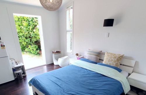 Forrest Hill House | Cozy double bedroom with own bathroom and entrance