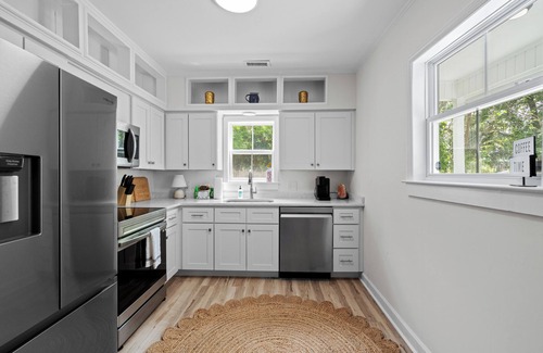 Northwest Quadrant House | Cozy Downtown Boho Retreat - Sleeps 10!