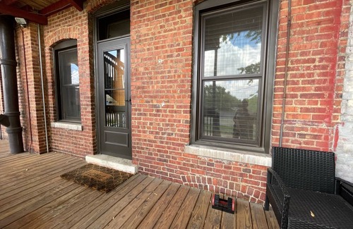 Bloomington Condo | Cozy Downtown Condo in County Seat