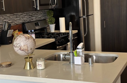 Downtown Los Angeles Apartment | Cozy DTLA 1BD Condo in Hart of LA LIVE w/Stunning Views, pool & parking!