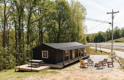 Pine Ridge House | "Cozy Dumplin" - Warm & Modern Stay in RRG/Auxier