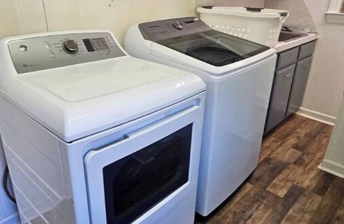 Fort Mill Condo | Cozy Duplex with Fire Pit Near Restaurants & Shops in Fort Mill. Pets Welcome.