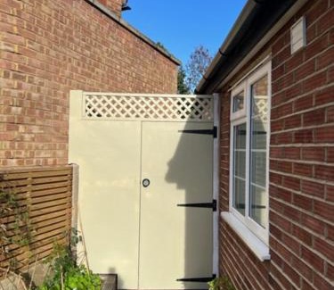 North Acton Apartment | Cozy+elegant Studio@ West London