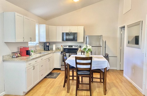North Charleston Apartment | Cozy/Entire 2 Beds & 1 Bath Apartment. Private Entry.15 min from Airport